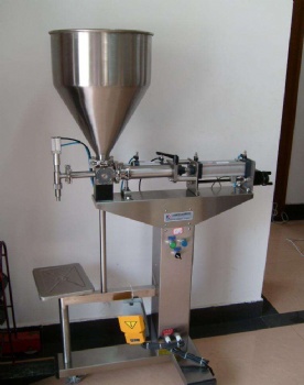 半自动灌装机